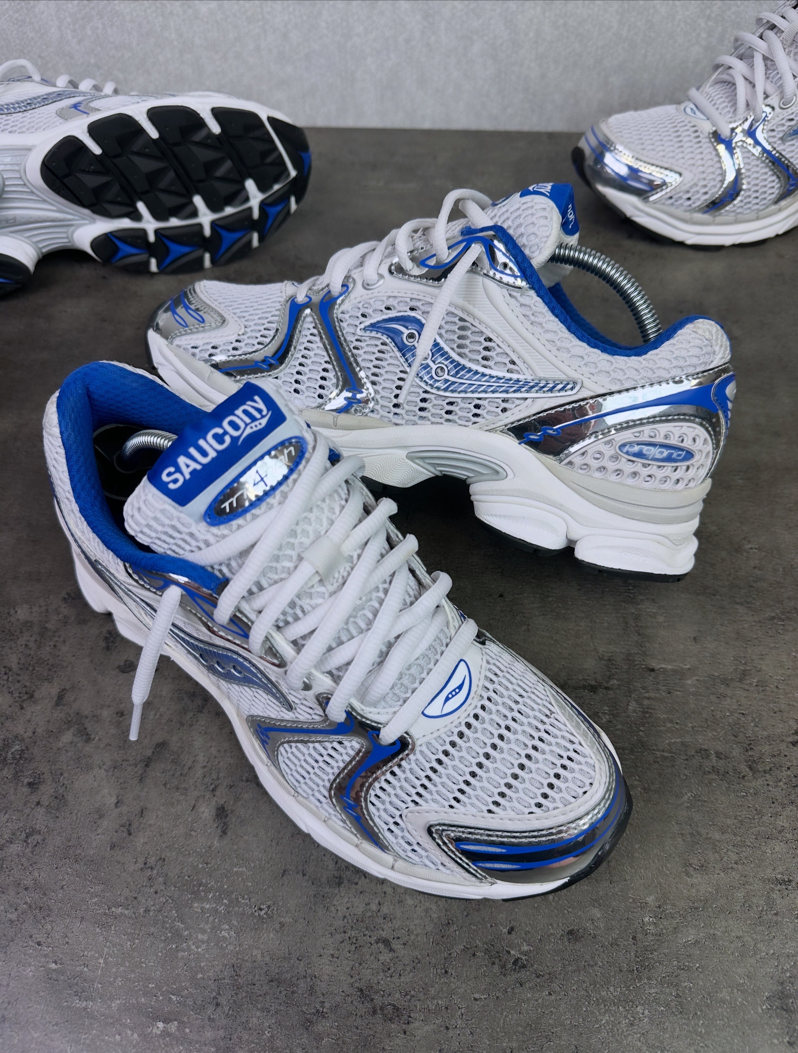 Saucony Triumph 4 'White & Blue'