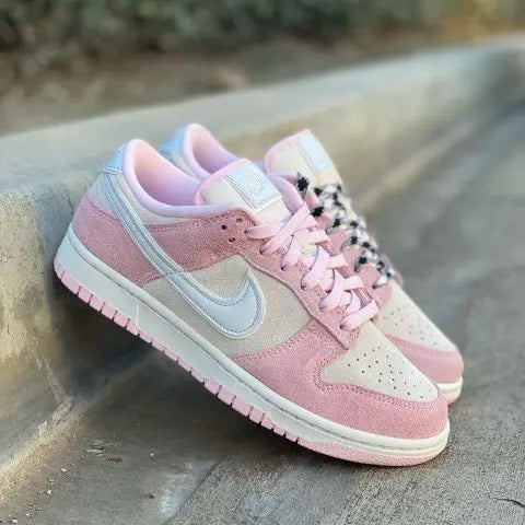 Nike Dunk Low LX ‘Pink Foam' (W)