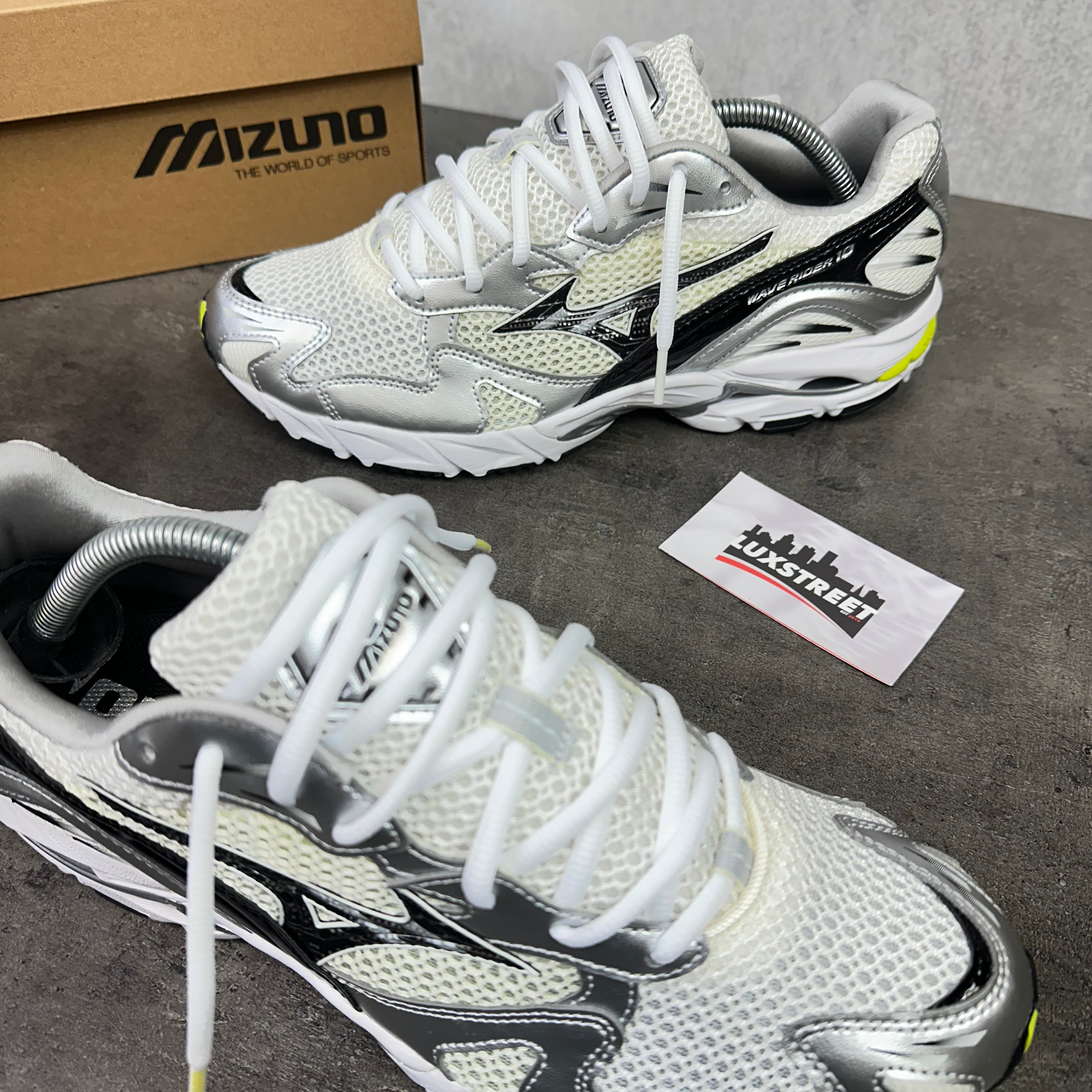 Mizuno Wave Rider 10 Trainers 'White'