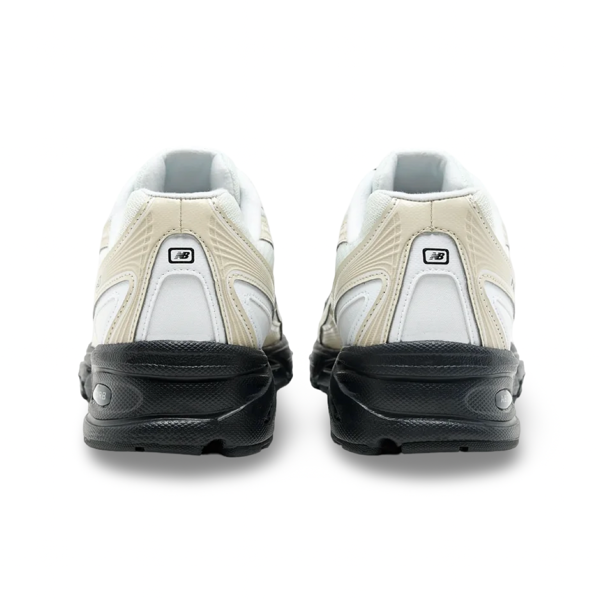 New Balance 740 Trainers ‘Black Beige’