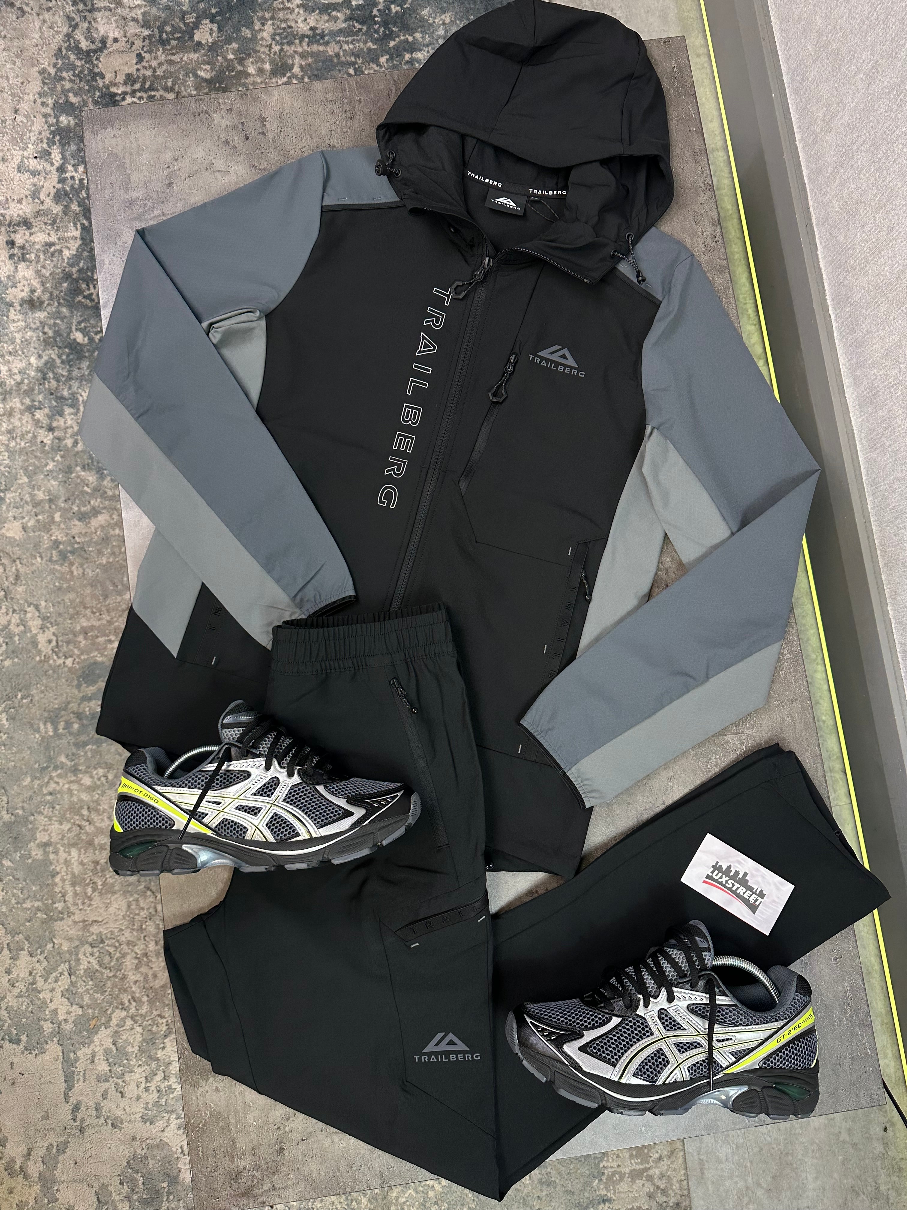 Trailberg Triathlon Tracksuit  ‘Black Grey'