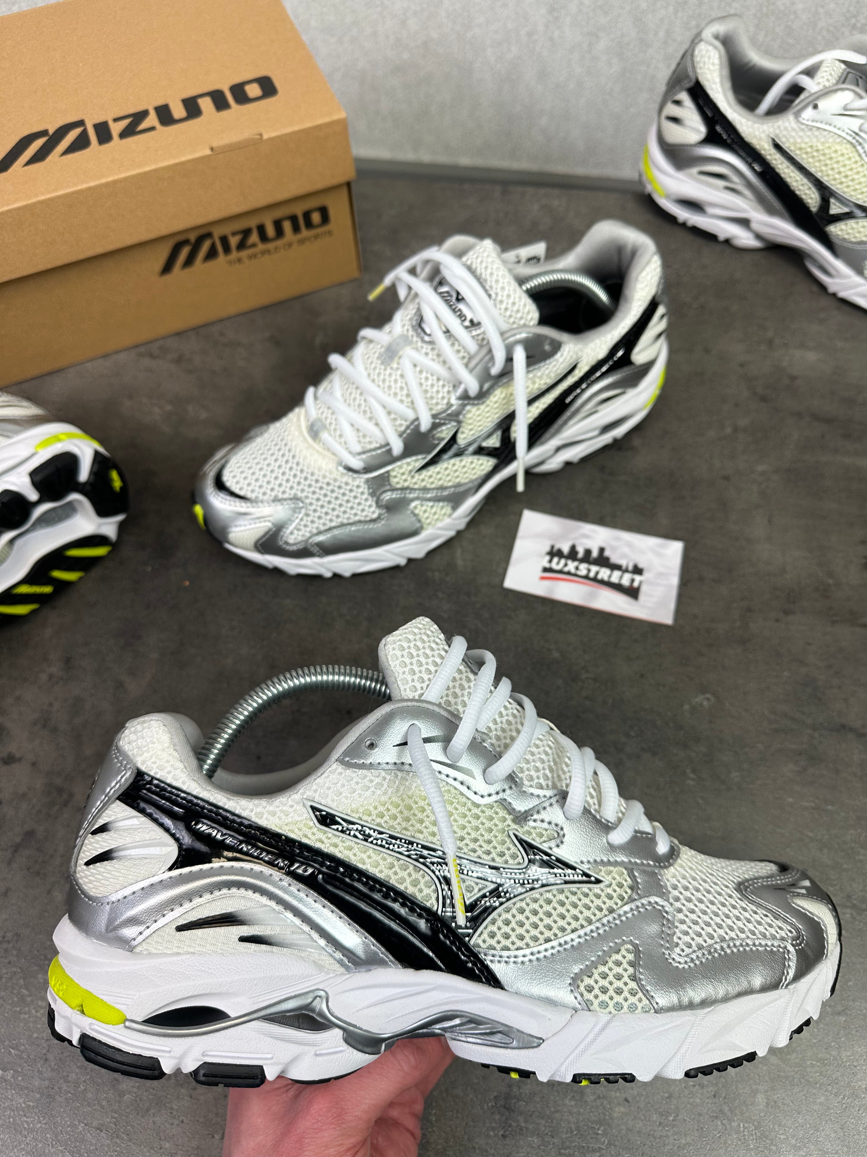 Mizuno Wave Rider 10 Trainers 'White'