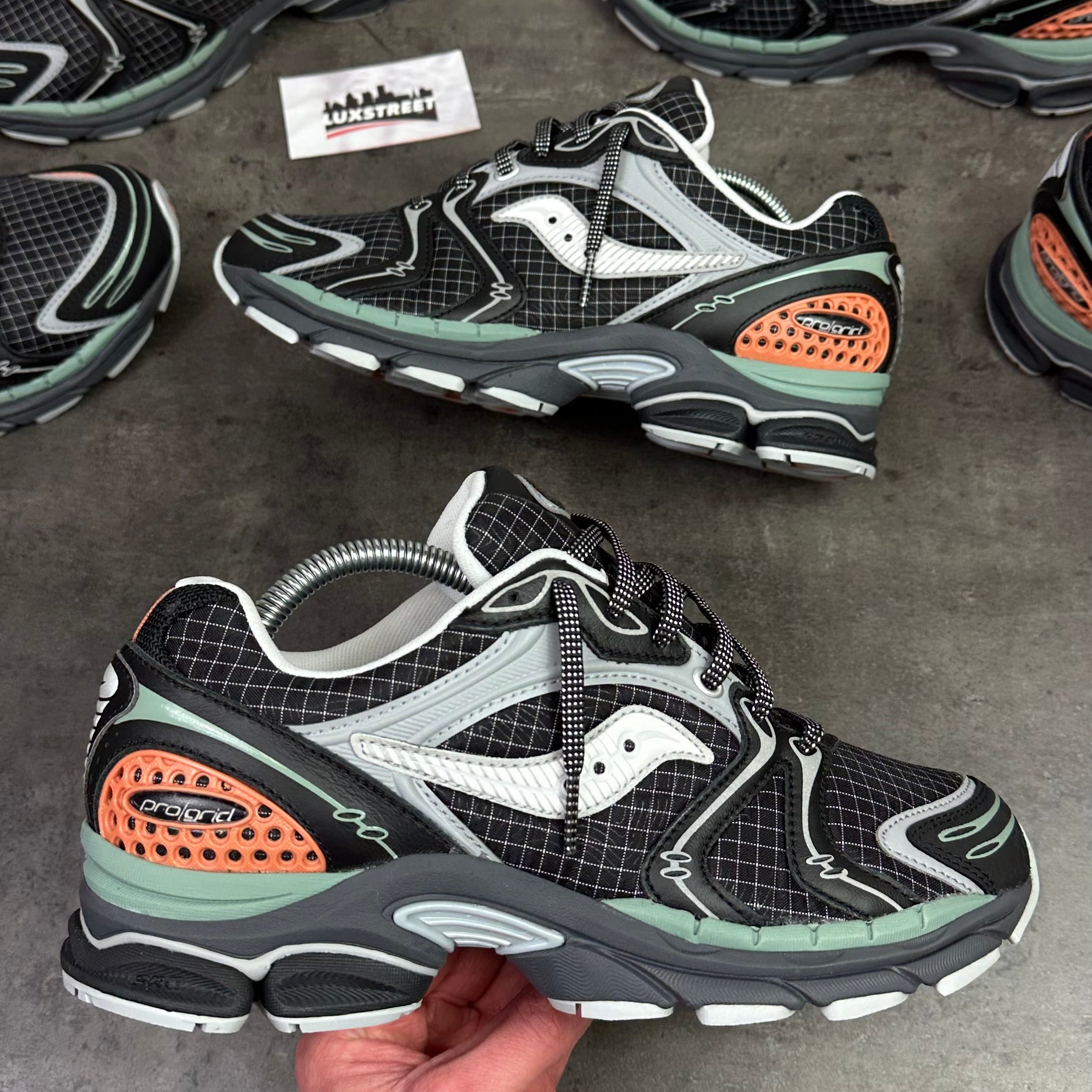 Saucony Triumph 4 ‘Black Khaki’